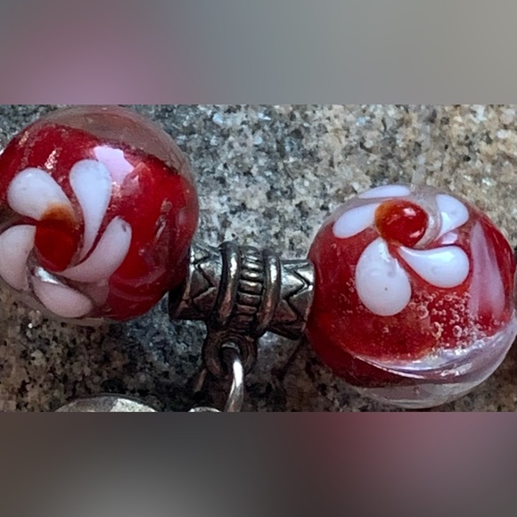 “You Are Always in My Heart” Charm Lamp Work Red & Black Glass Bead Bracelet - Picture 5 of 7